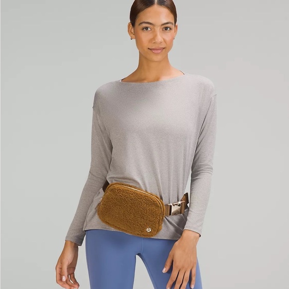 Lululemon Everywhere Fleece Belt Bag 1L in Burnt Caramel - Picture 6 of 6